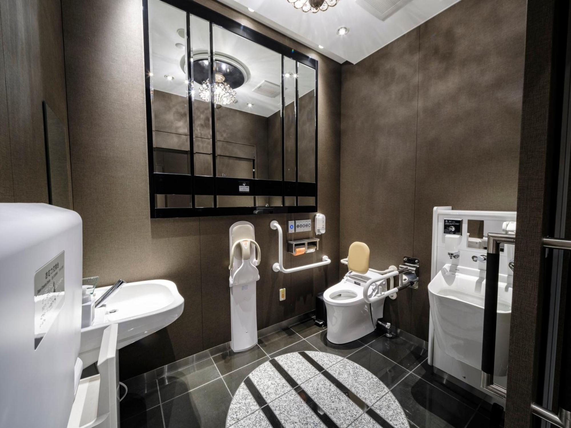 Apa Hotel Akihabarasuehirocho Ekimae -Electric Town- Токіо Екстер'єр фото
